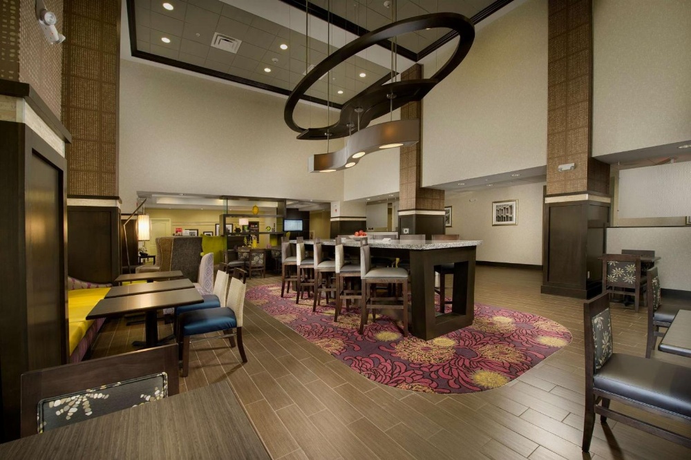 Hampton Inn & Suites - Buffalo Airport